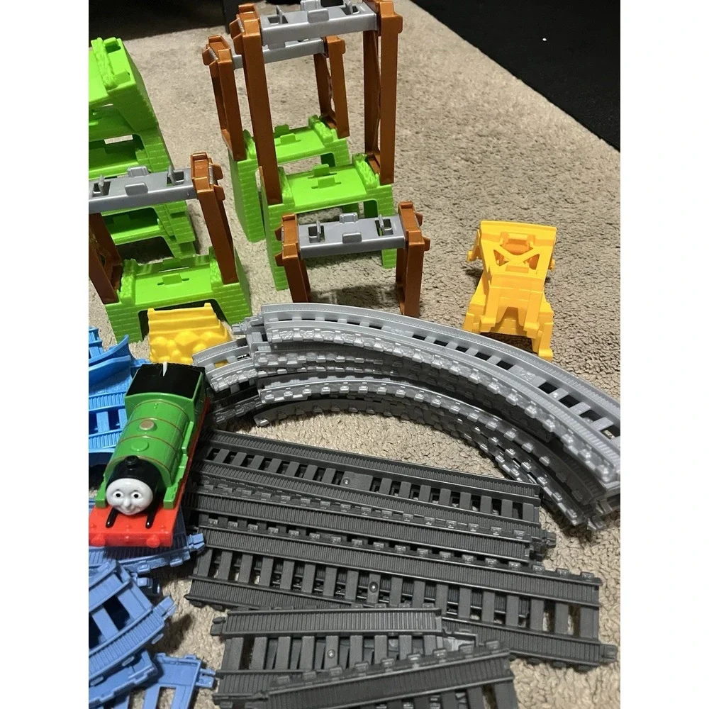 Thomas & Friends Track Master 6-in-1 Builder Set Motorized Percy Engine